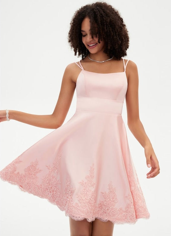 Trapèze col rond court satin robe de bal de promo