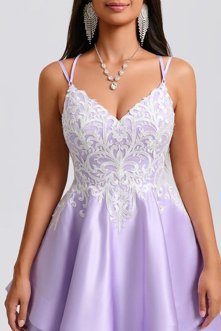 Trapèze col v court satin robe de bal de promo avec appliques de dentelle - gallery 5