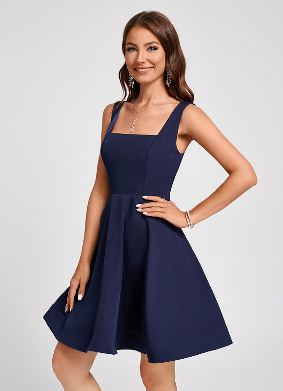Trapèze col carré longueur genou crêpe extensible robe de cocktail