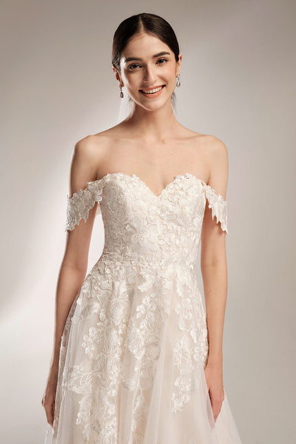 Princesse épaule dénudée traîne balayage tulle dentelle robe de mariée - gallery 1