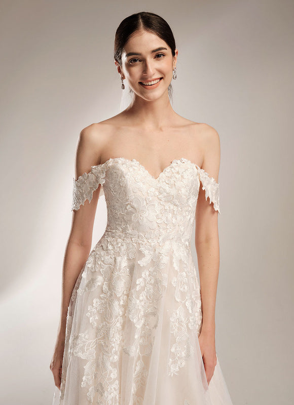 Princesse épaule dénudée traîne balayage tulle dentelle robe de mariée - gallery 1