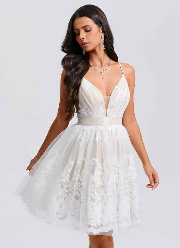 Princesse col v court tulle dentelle robe de bal de promo avec plissée - gallery 1