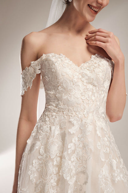Princesse épaule dénudée traîne balayage tulle dentelle robe de mariée - gallery 4