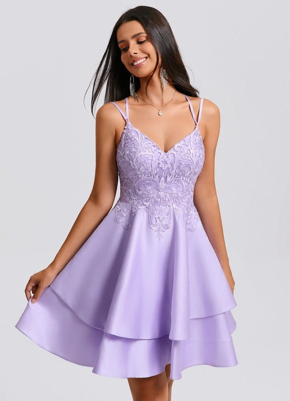 Trapèze col v court satin robe de bal de promo avec appliques de dentelle - gallery 3