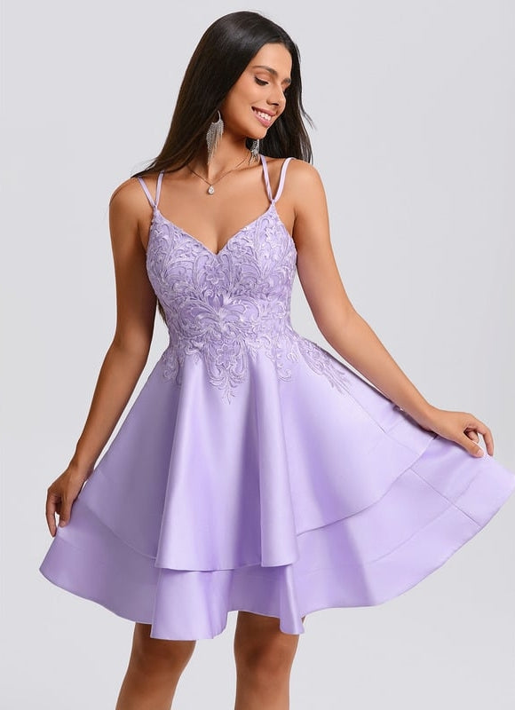 Trapèze col v court satin robe de bal de promo avec appliques de dentelle - gallery 1