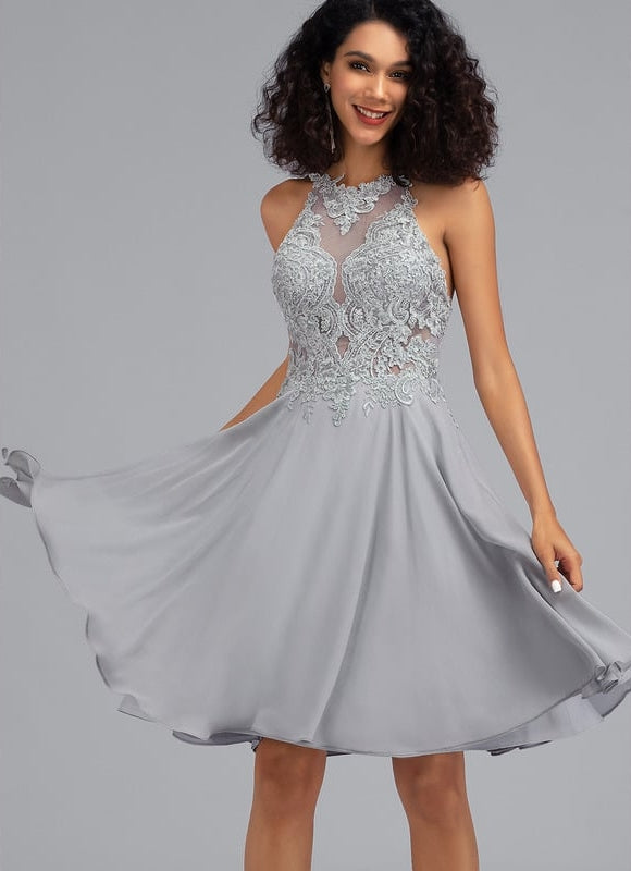 Trapèze col rond longueur genou dentelle mousseline robe de bal de promo avec paillettes