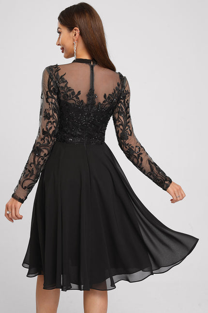 Trapèze col rond longueur genou dentelle mousseline robe de cocktail avec paillettes - gallery 1