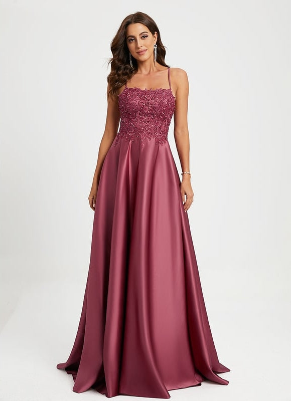 Trapèze col carré traîne balayage satin robe de bal avec strass