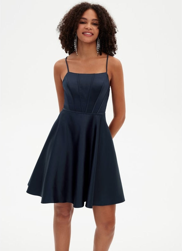 Trapèze col rond court satin robe de bal de promo