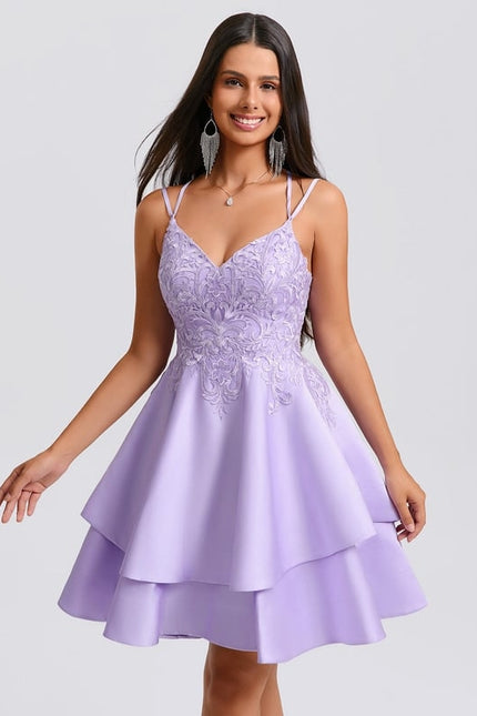 Trapèze col v court satin robe de bal de promo avec appliques de dentelle - gallery 2